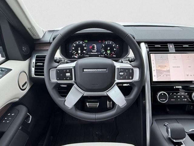 new 2026 Land Rover Discovery car, priced at $77,091