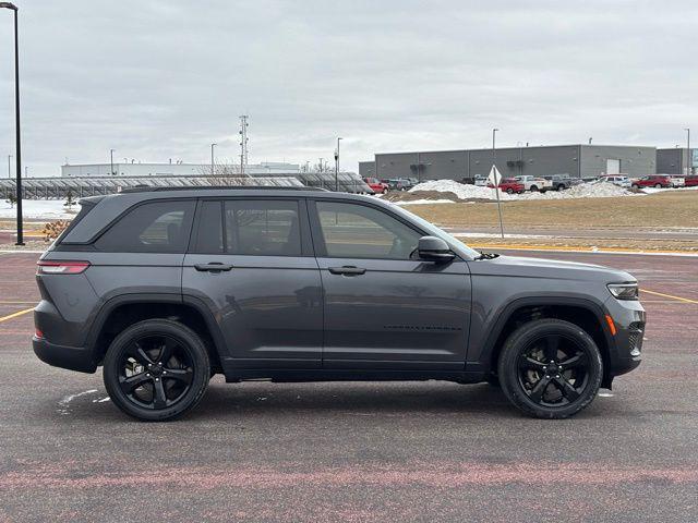used 2022 Jeep Grand Cherokee car, priced at $31,774