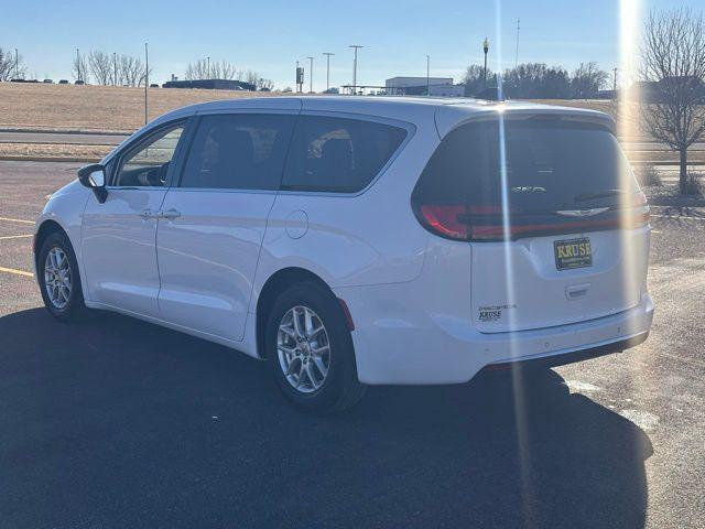 used 2024 Chrysler Pacifica car, priced at $28,000