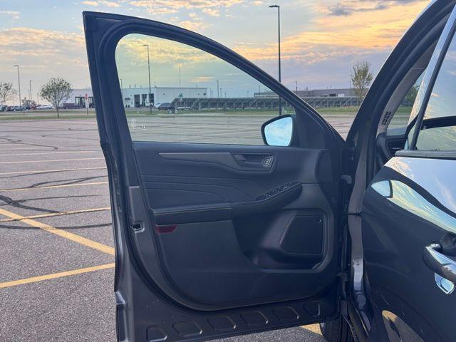 new 2026 Ford Escape car, priced at $30,258