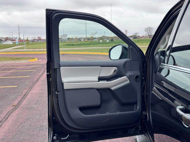 new 2025 Ford Expedition Max car, priced at $72,708