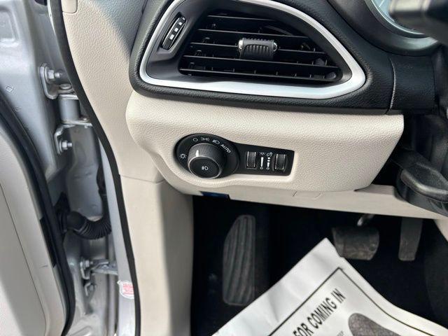 used 2024 Chrysler Pacifica car, priced at $30,058