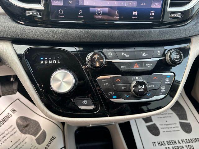 used 2024 Chrysler Pacifica car, priced at $30,058