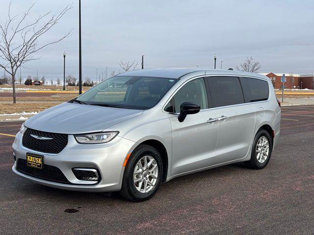 used 2024 Chrysler Pacifica car, priced at $30,058