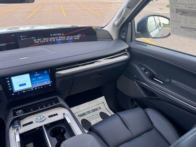 new 2025 Lincoln Navigator car, priced at $96,782