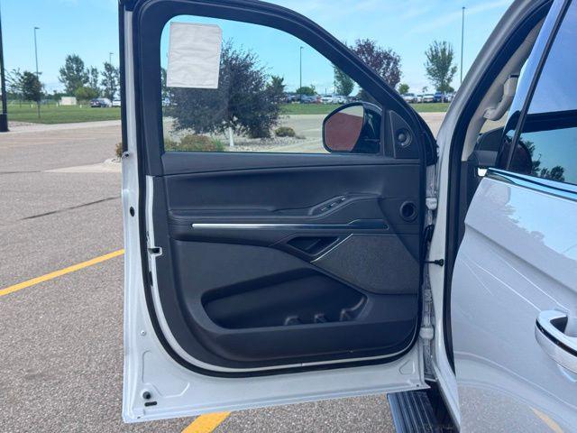 new 2025 Lincoln Navigator car, priced at $96,782