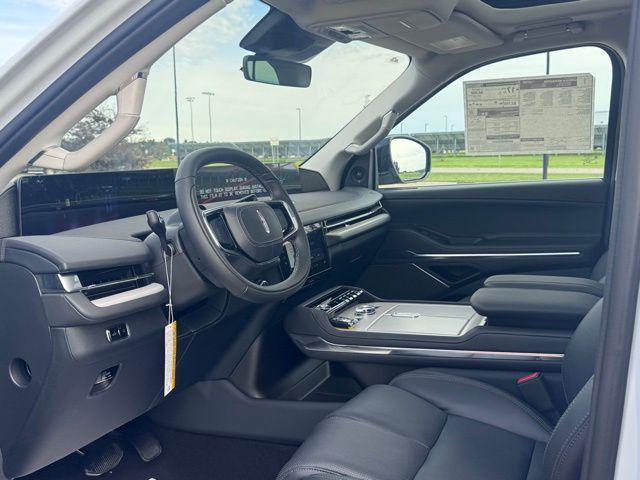 new 2025 Lincoln Navigator car, priced at $96,782