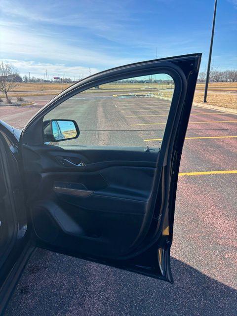 used 2023 GMC Acadia car, priced at $29,999