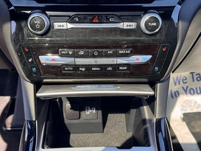 2021 Iconic Silver Metallic Ford Explorer