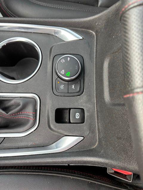 used 2022 Chevrolet Traverse car, priced at $33,280