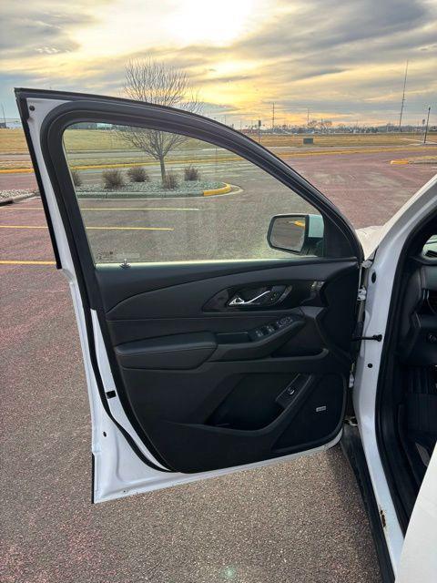 used 2022 Chevrolet Traverse car, priced at $33,280