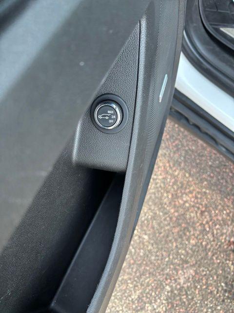 used 2022 Chevrolet Traverse car, priced at $33,280