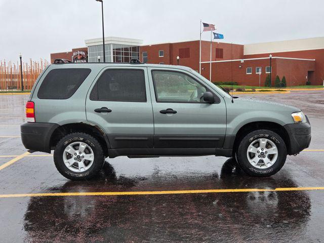 used 2007 Ford Escape car, priced at $3,500
