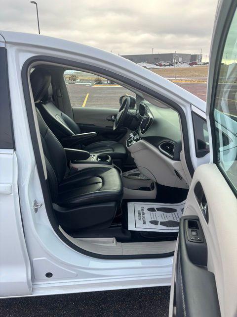 used 2024 Chrysler Pacifica car, priced at $30,000