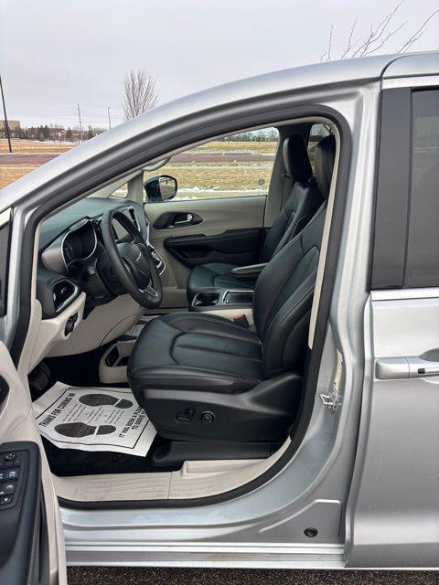 used 2024 Chrysler Pacifica car, priced at $30,568