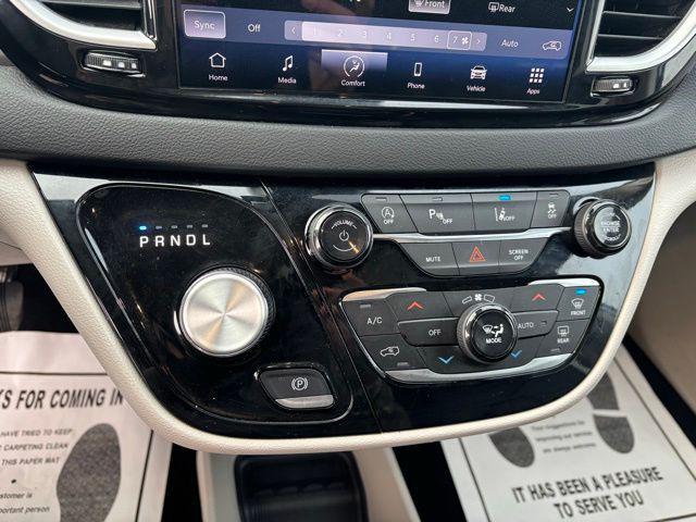 used 2024 Chrysler Pacifica car, priced at $30,568