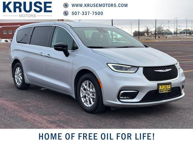 used 2024 Chrysler Pacifica car, priced at $30,568