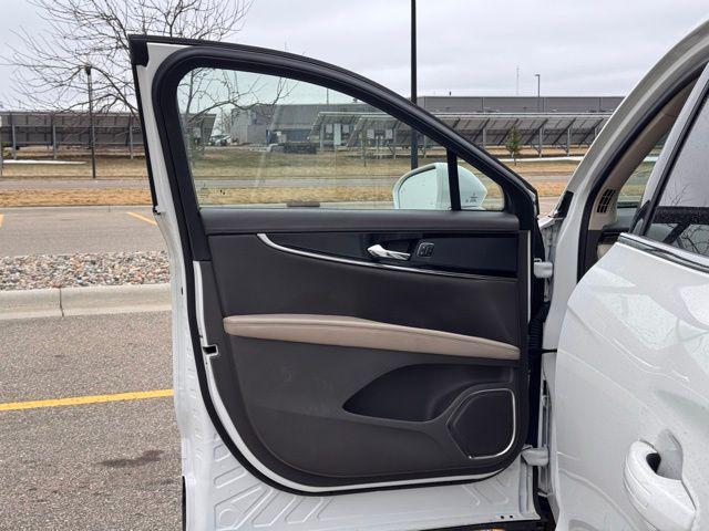 used 2023 Lincoln Nautilus car, priced at $38,500
