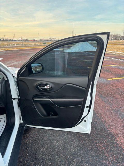 used 2021 Jeep Cherokee car, priced at $21,299