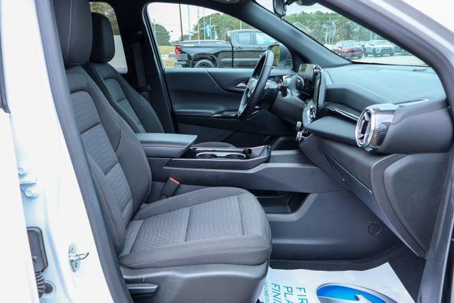 used 2025 Chevrolet Equinox car, priced at $24,440