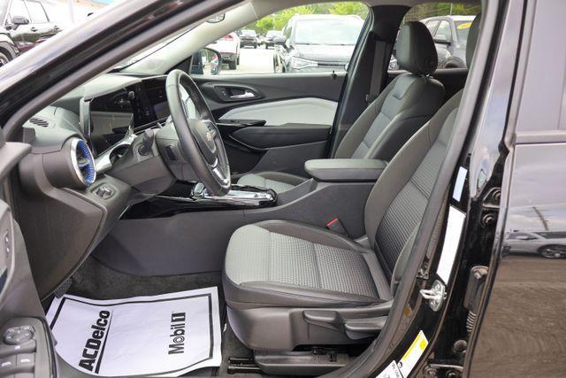 used 2025 Chevrolet Trax car, priced at $22,414