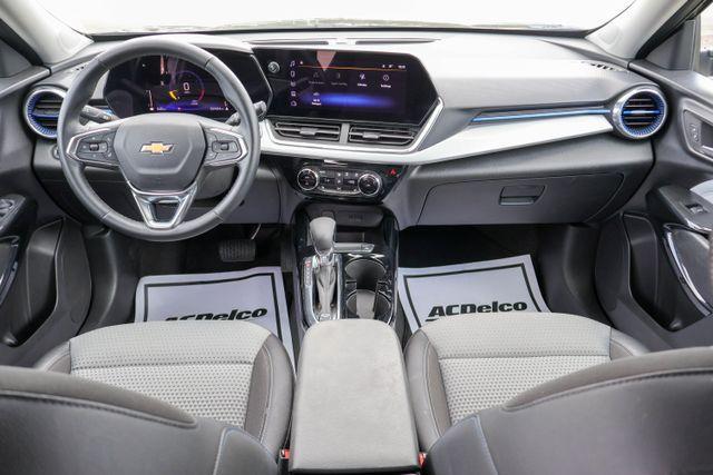 used 2025 Chevrolet Trax car, priced at $22,414