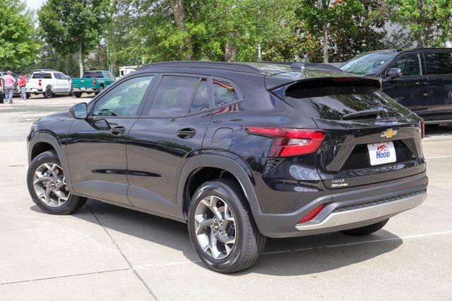 used 2025 Chevrolet Trax car, priced at $22,414