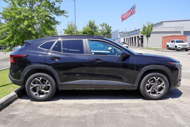 used 2025 Chevrolet Trax car, priced at $22,878