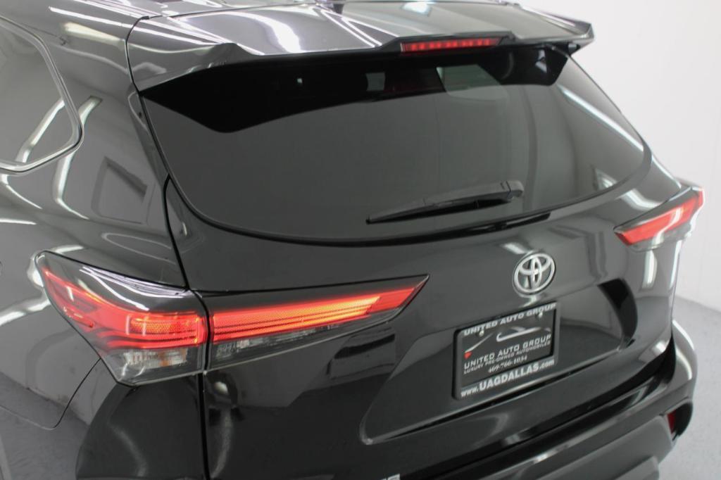 used 2021 Toyota Highlander car, priced at $21,995