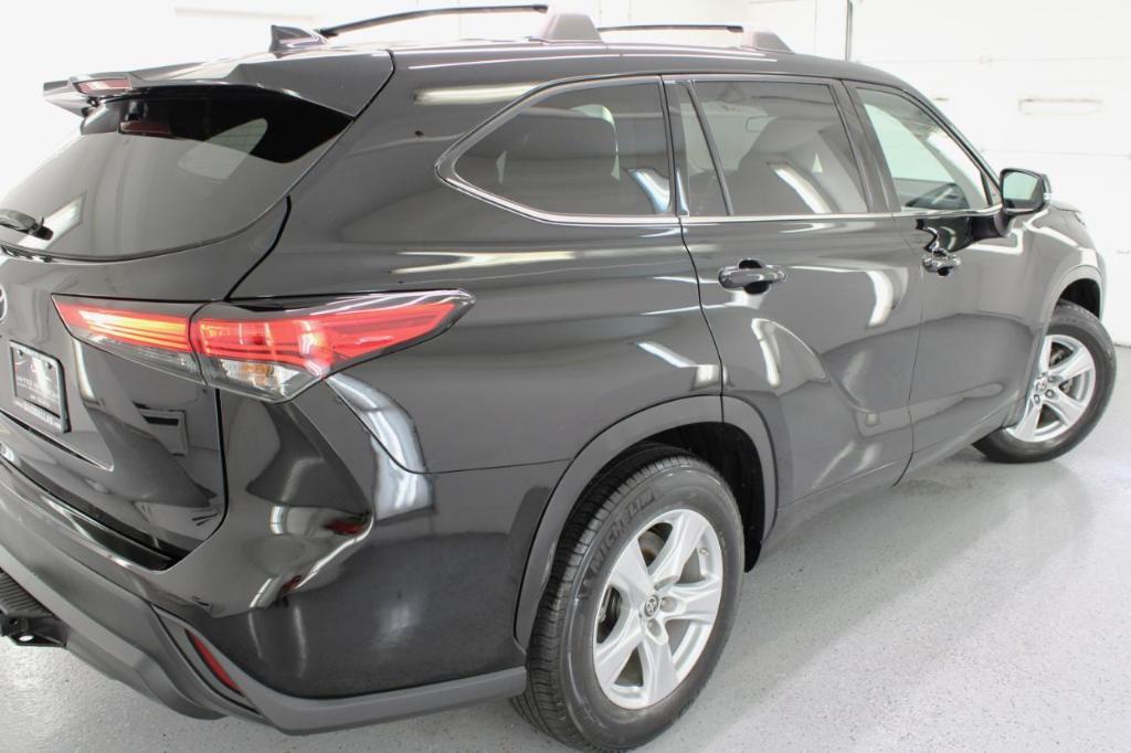 used 2021 Toyota Highlander car, priced at $21,995