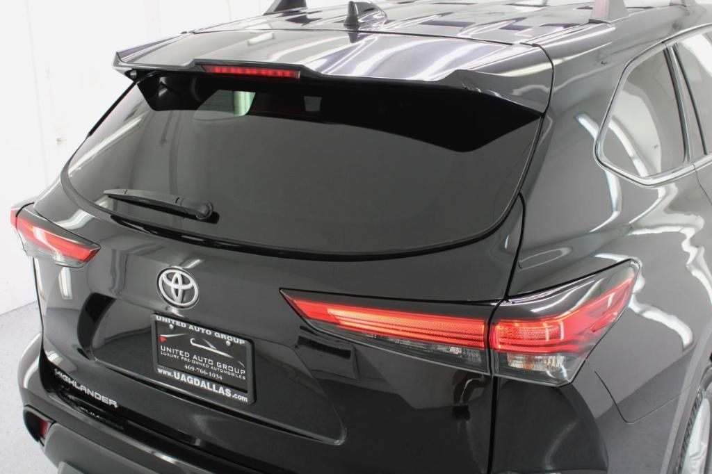used 2021 Toyota Highlander car, priced at $21,995