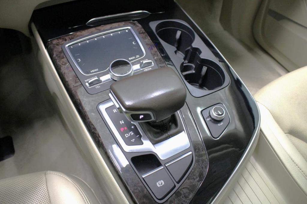 Audi Q7 view 68