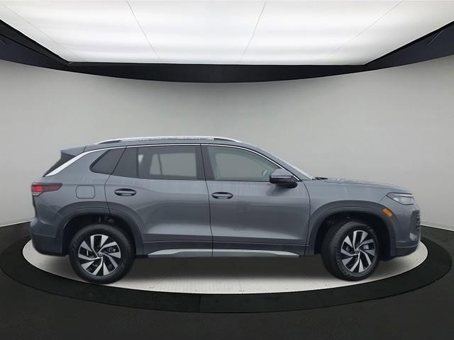 new 2026 Volkswagen Tiguan car, priced at $33,295