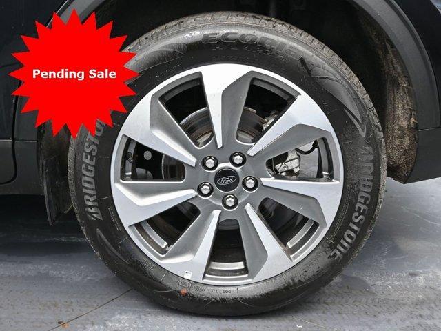 used 2025 Ford Escape car, priced at $26,999