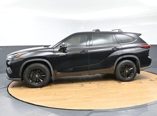 used 2021 Toyota Highlander Hybrid car, priced at $30,999
