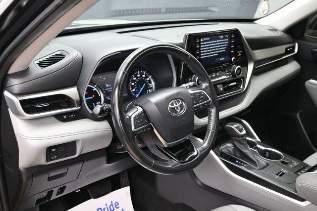 used 2021 Toyota Highlander Hybrid car, priced at $30,999