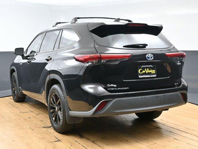 used 2021 Toyota Highlander Hybrid car, priced at $30,999