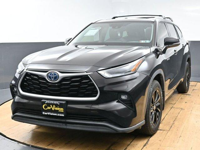 used 2021 Toyota Highlander Hybrid car, priced at $30,999