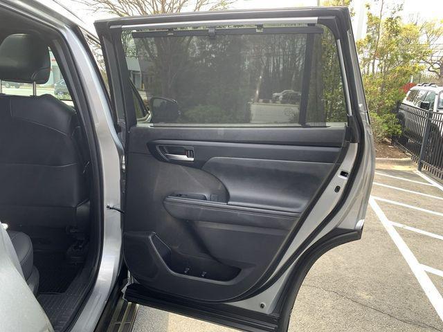 used 2023 Toyota Highlander car