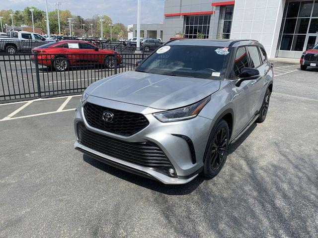 used 2023 Toyota Highlander car