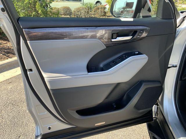 used 2023 Toyota Highlander car, priced at $40,030