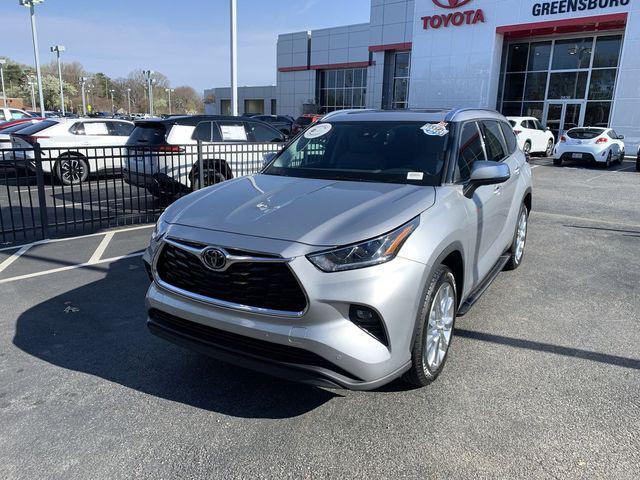 used 2023 Toyota Highlander car, priced at $40,029