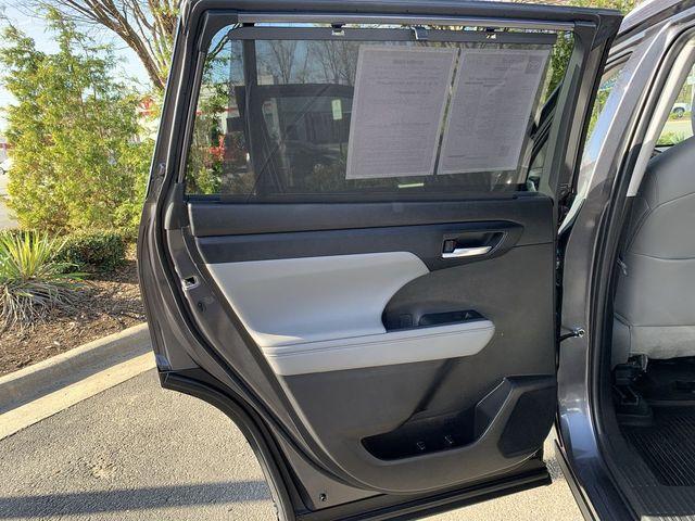used 2022 Toyota Highlander car, priced at $34,700