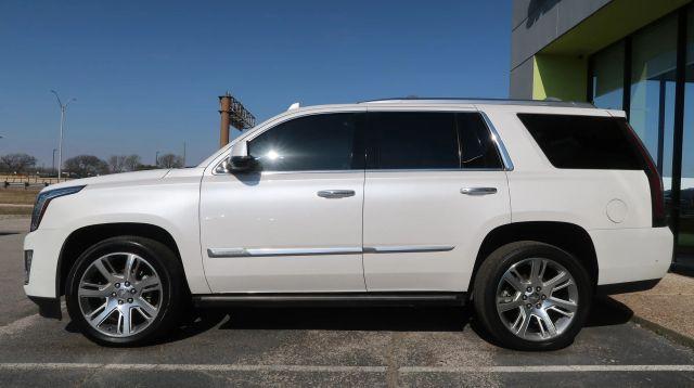 used 2018 Cadillac Escalade car, priced at $28,650