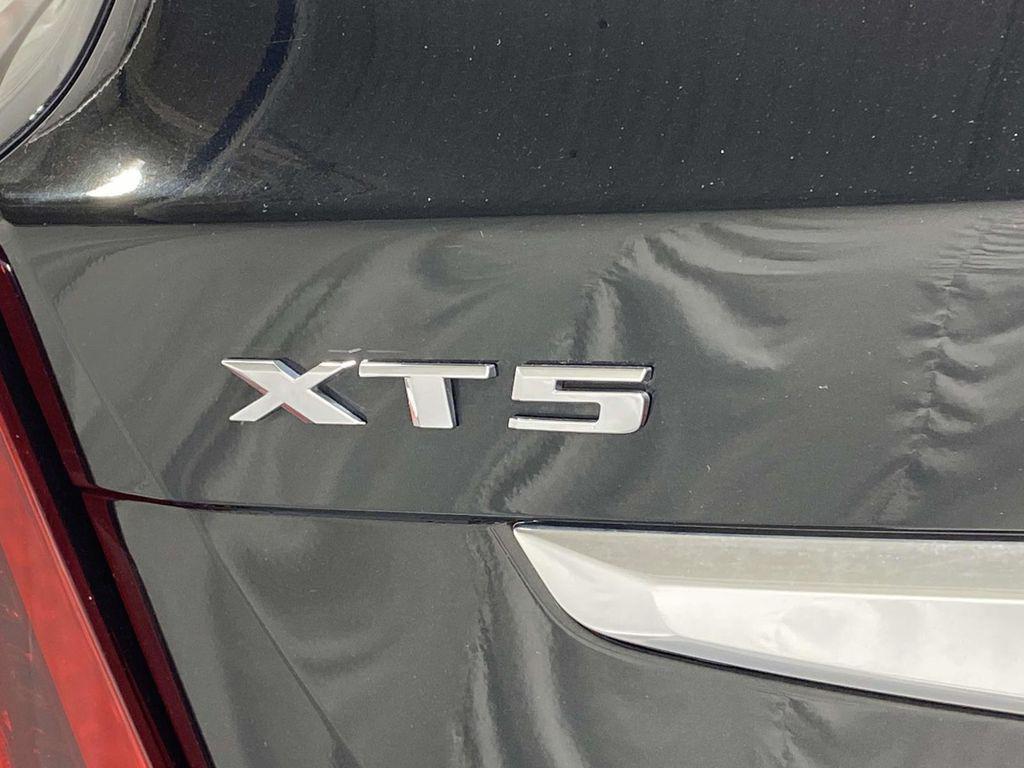 used 2021 Cadillac XT5 car, priced at $27,599