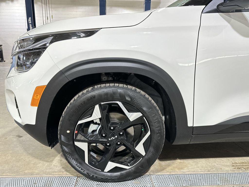 new 2026 Kia Seltos car, priced at $26,096