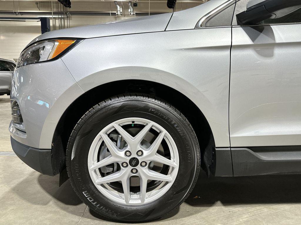 used 2024 Ford Edge car, priced at $22,364