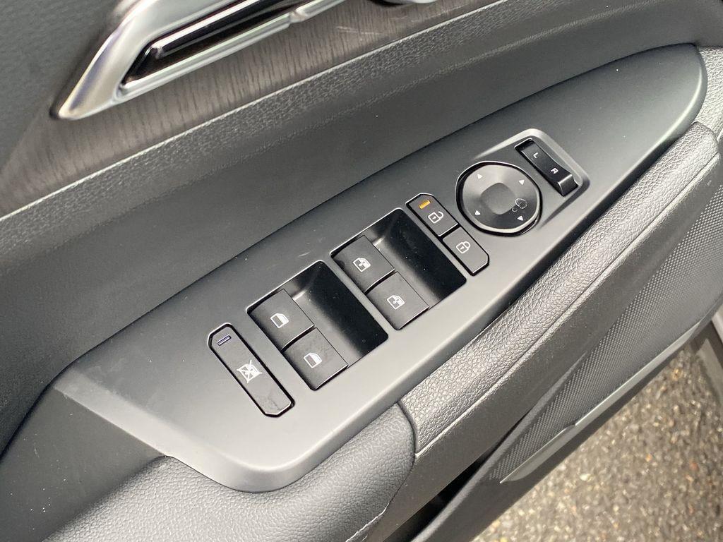 new 2026 Kia Sportage Plug-In Hybrid car, priced at $39,905