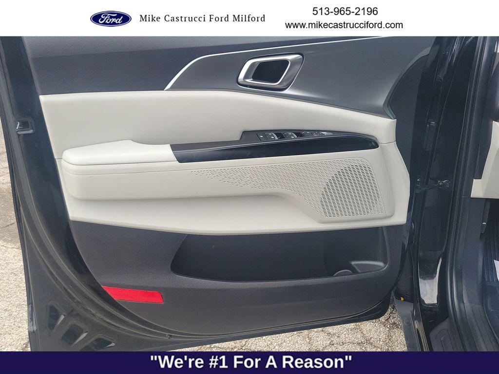 used 2023 Kia Carnival car, priced at $24,950