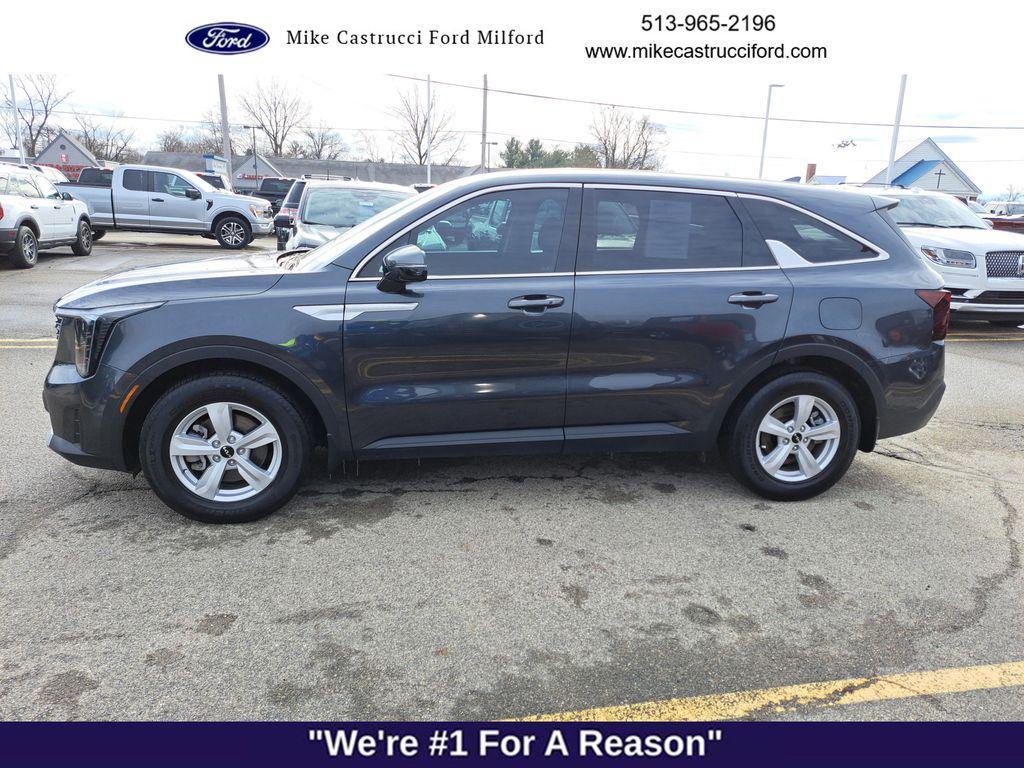 used 2024 Kia Sorento car, priced at $25,450